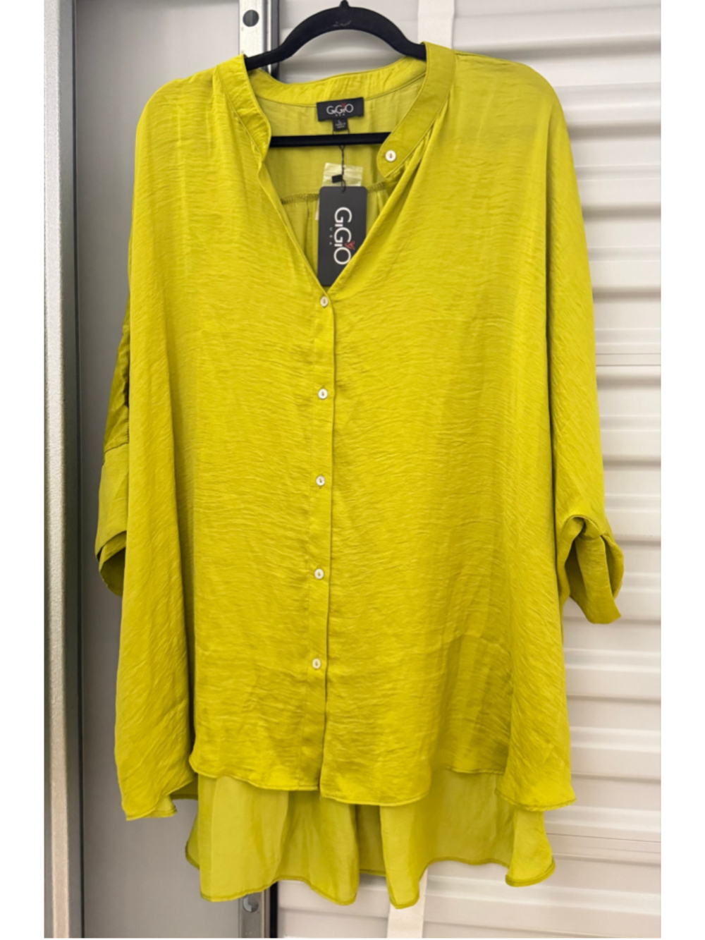 Women's GiGiO Flowy Oversized Button Down Shirt Size L Chartreuse